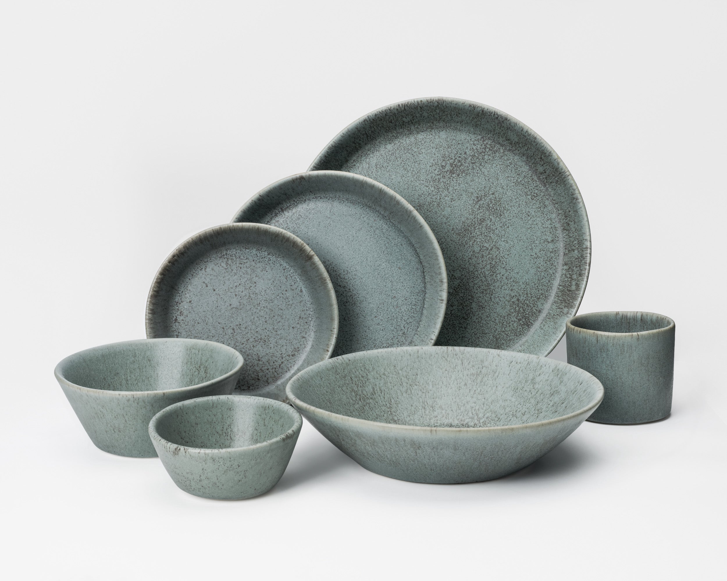 Seven Piece Classic Coupe Dinnerware Setting