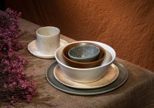 Seven Piece Curved Coupe Dinnerware Setting