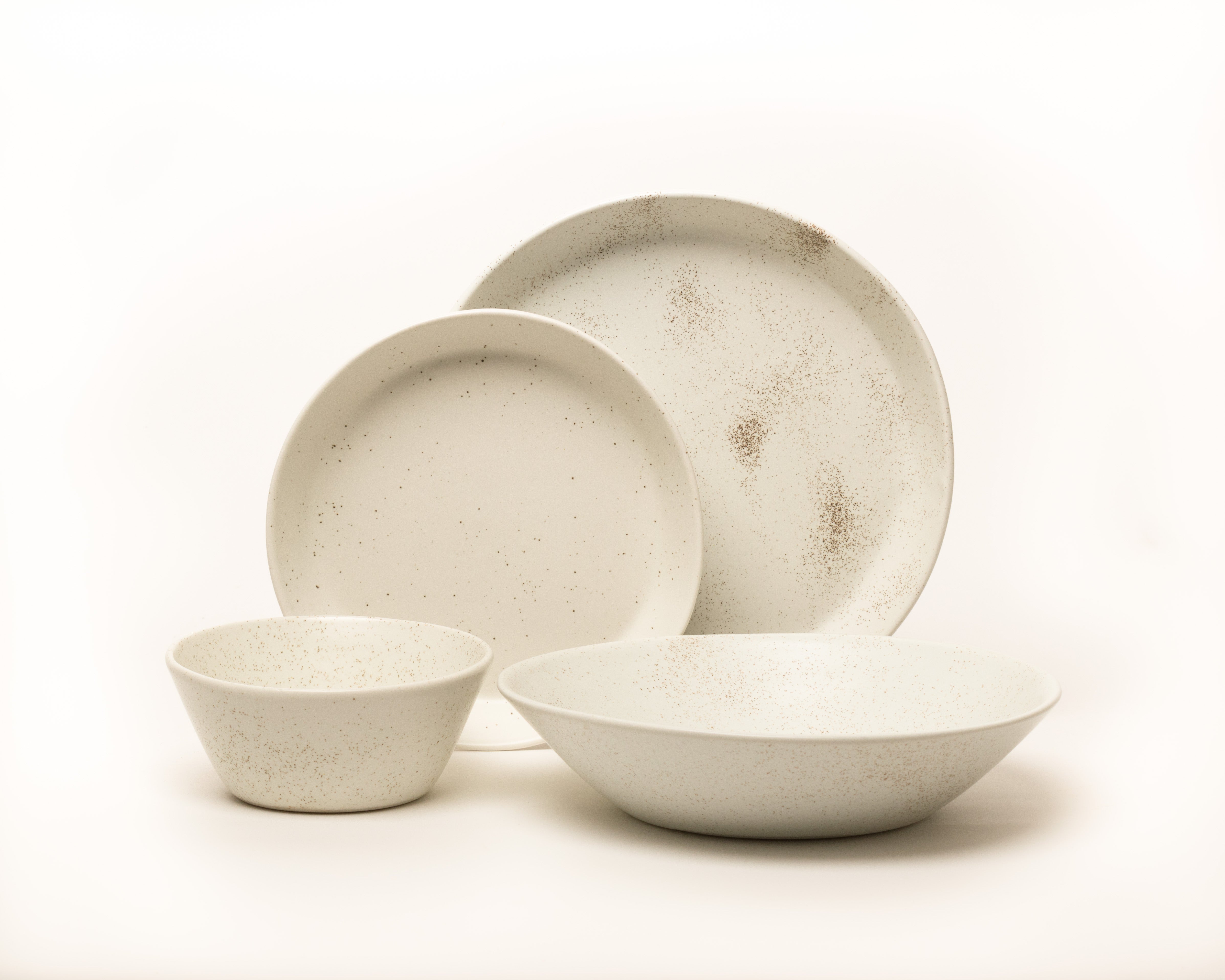 Four Piece Classic Coupe Dinnerware Setting