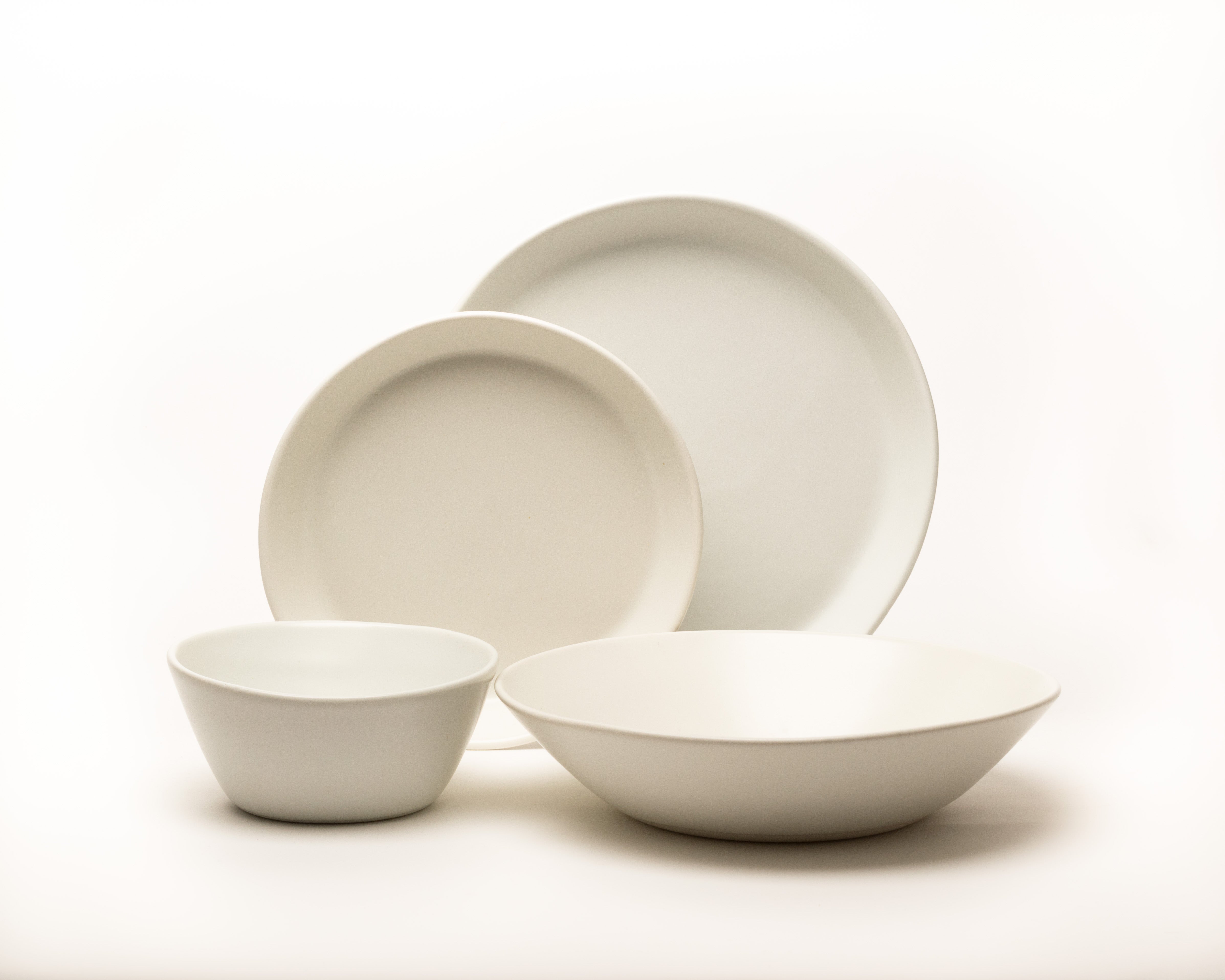 Four Piece Classic Coupe Dinnerware Setting
