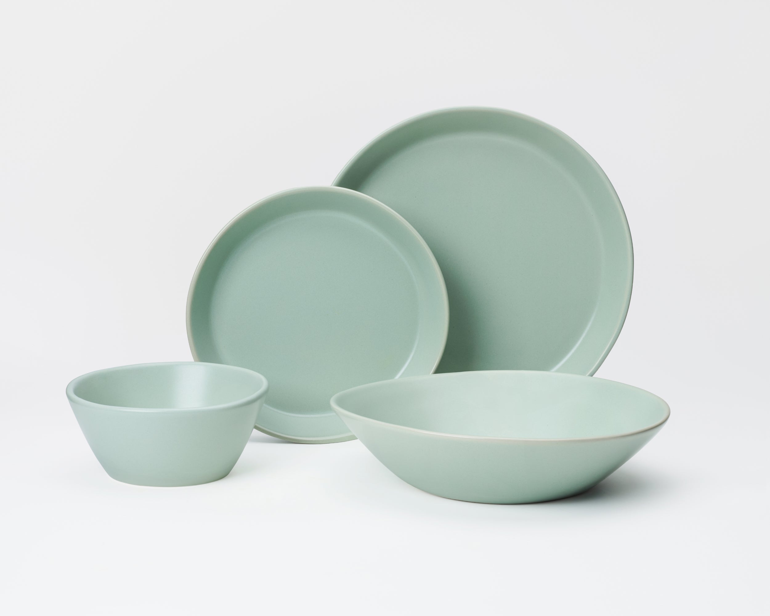 Four Piece Classic Coupe Dinnerware Setting